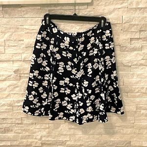 Ann Taylor Skirt Size 6 Blue and White